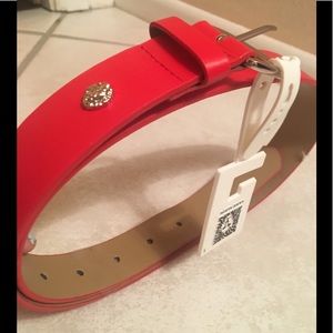 SALE ! NWT ANN KLEIN RED LEATHER BELT SILVER LION